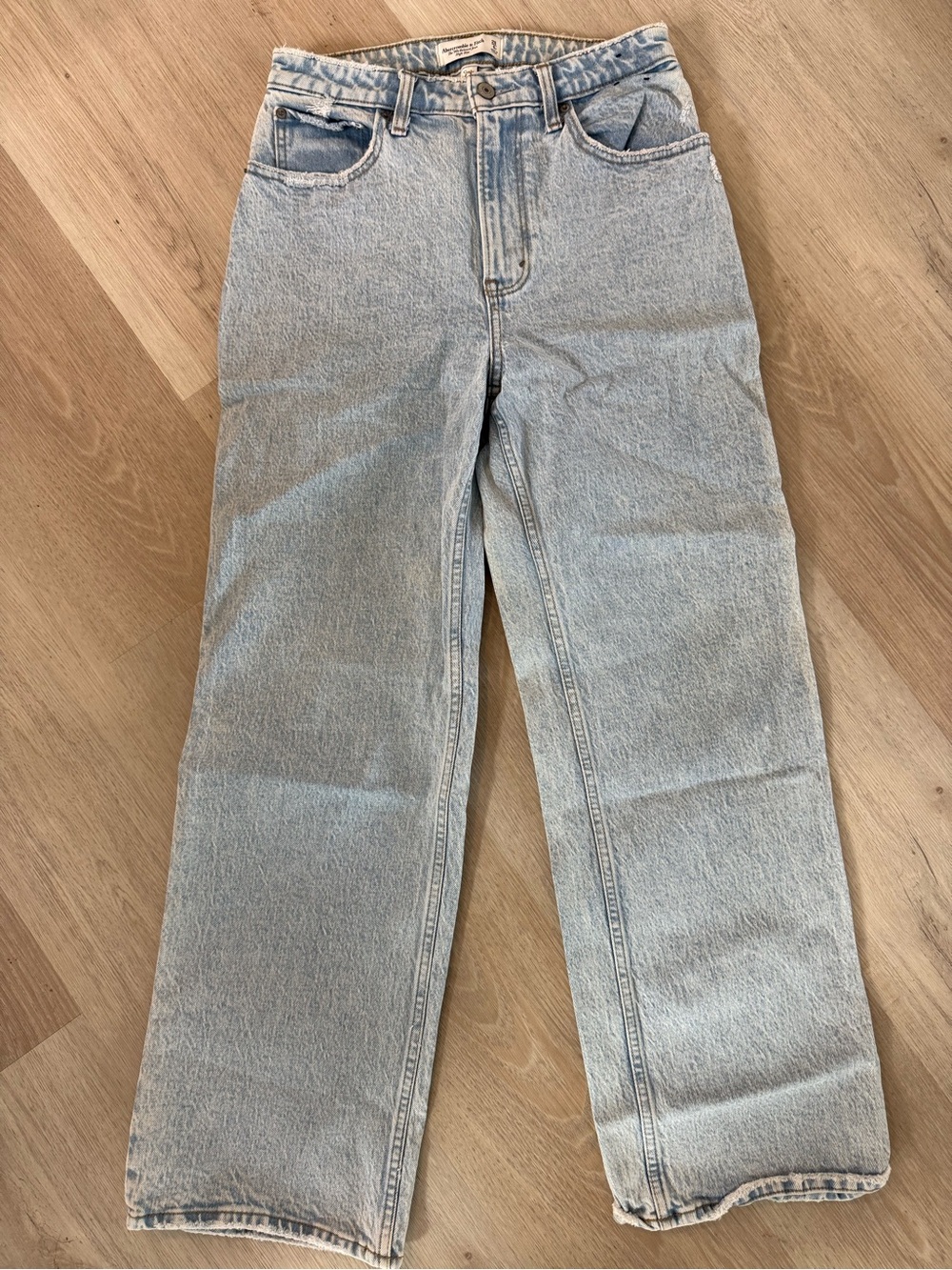 Abercrombie High Rise 90’s Relaxed Jean